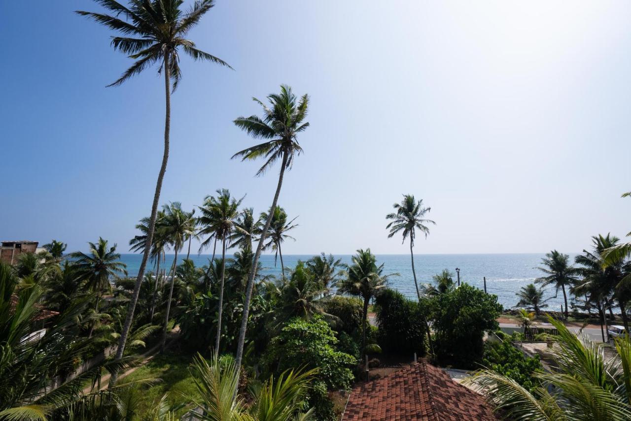 Plantation Surf Inn & Restaurant - Midigama East Exteriör bild