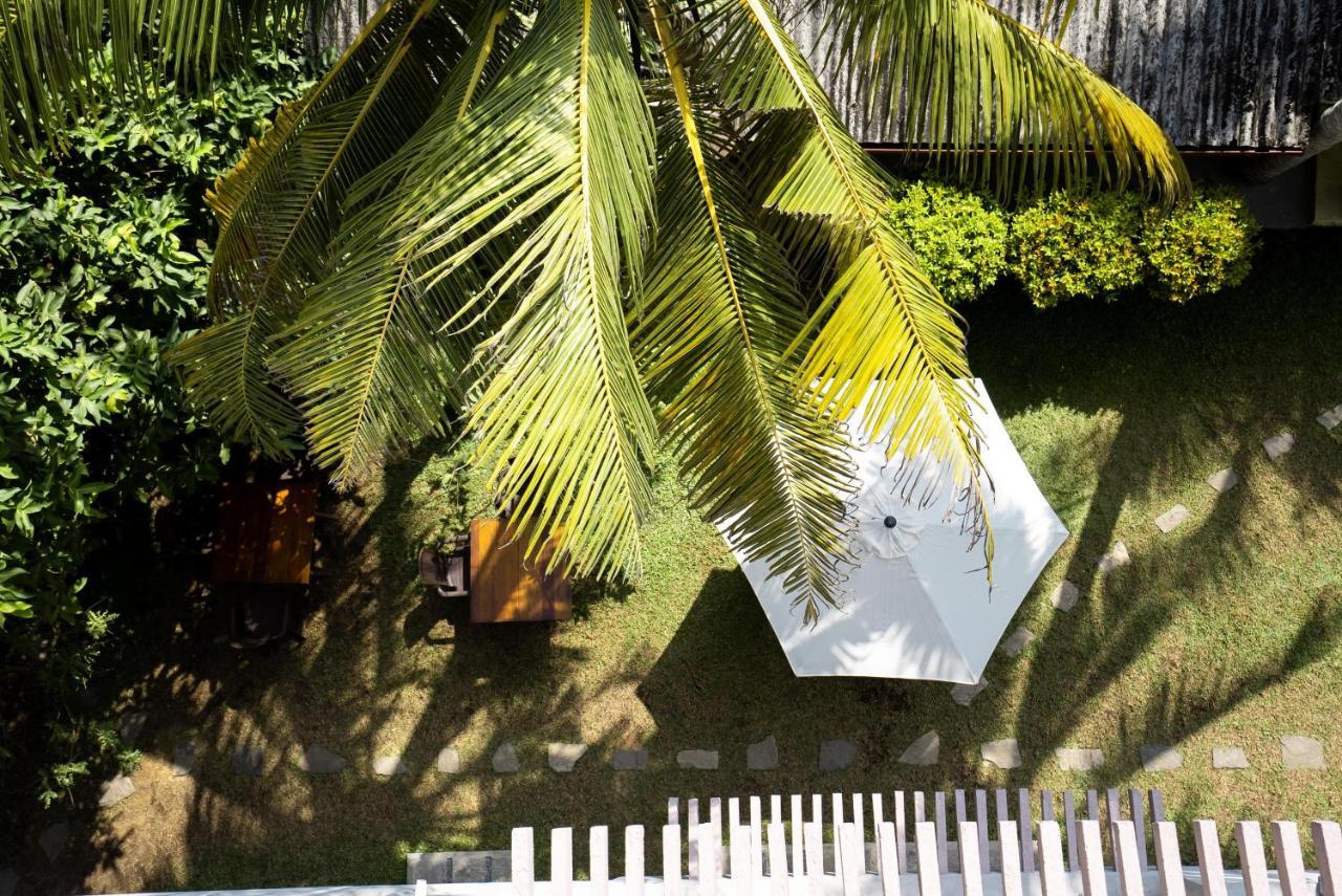 Plantation Surf Inn & Restaurant - Midigama East Exteriör bild