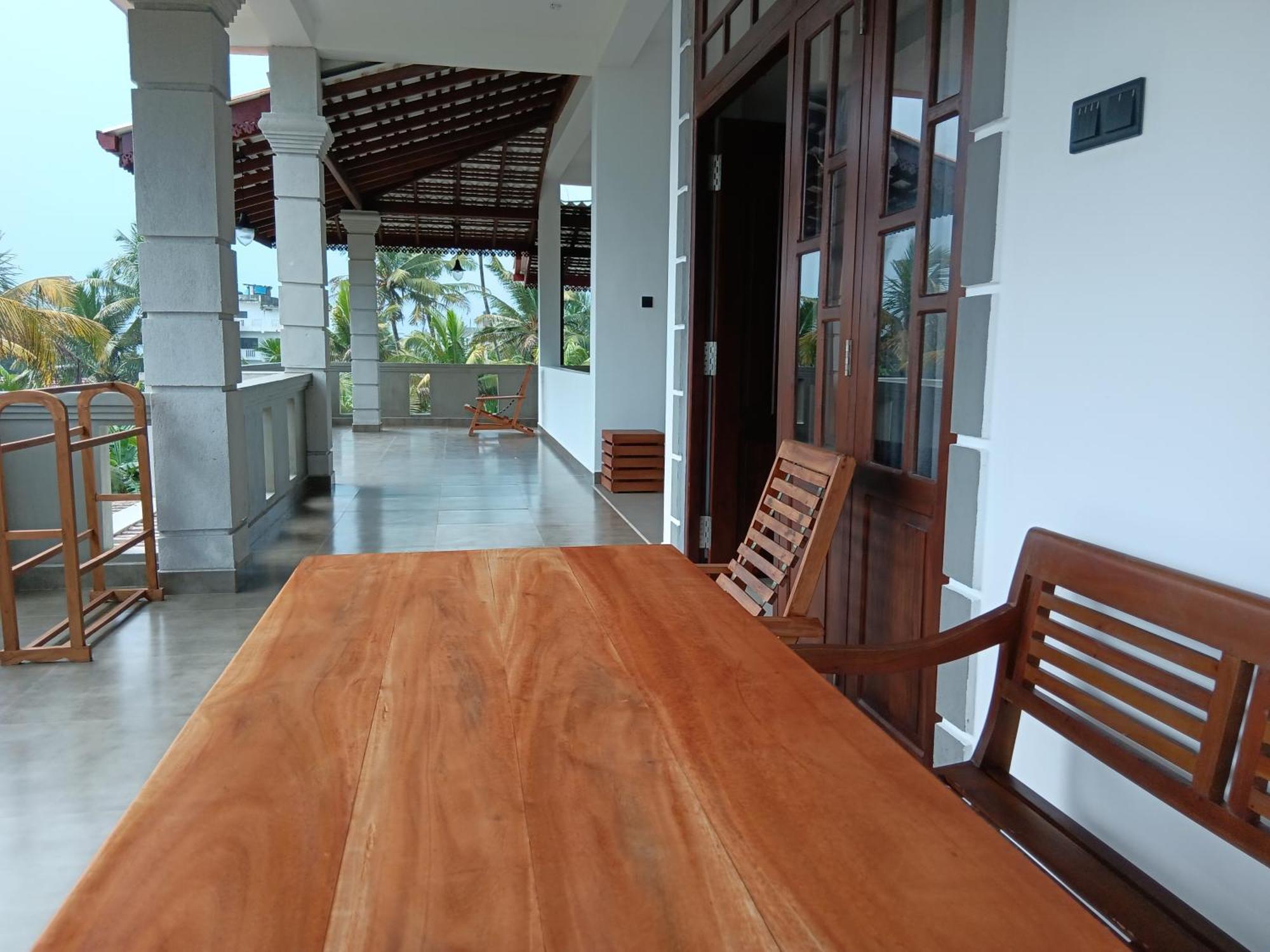 Plantation Surf Inn & Restaurant - Midigama East Exteriör bild