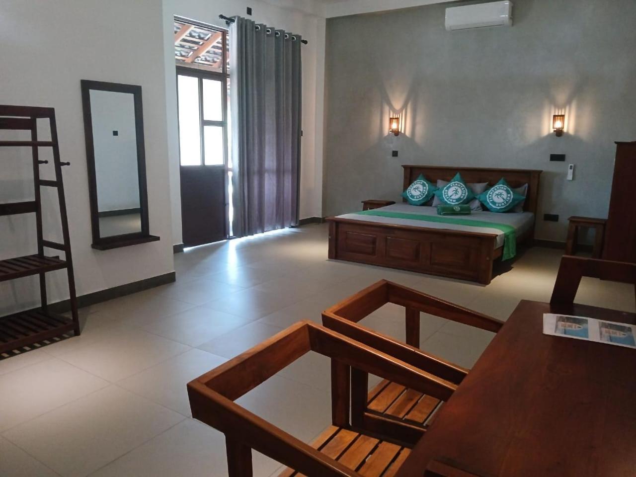 Plantation Surf Inn & Restaurant - Midigama East Rum bild