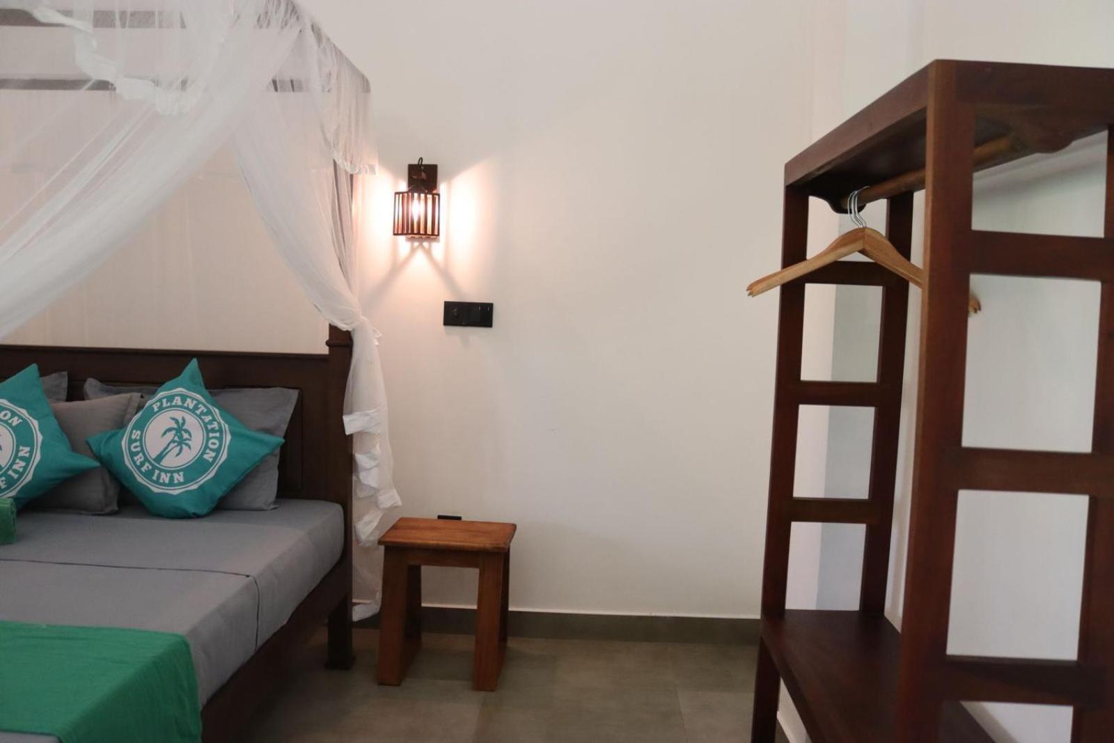 Plantation Surf Inn & Restaurant - Midigama East Rum bild