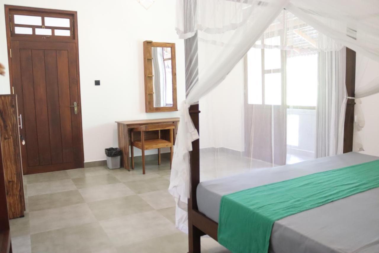 Plantation Surf Inn & Restaurant - Midigama East Rum bild