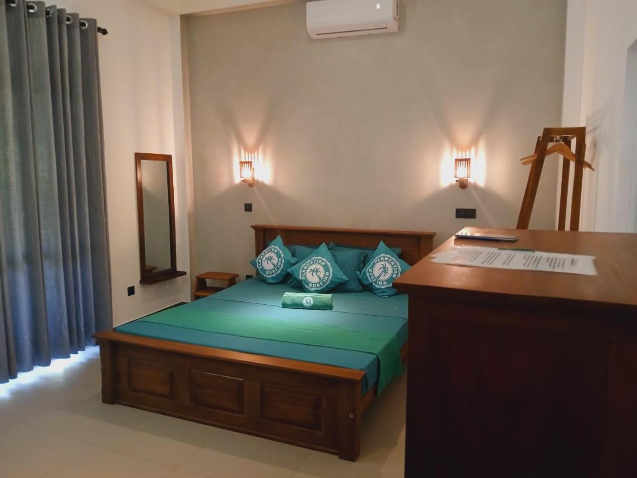 Plantation Surf Inn & Restaurant - Midigama East Rum bild