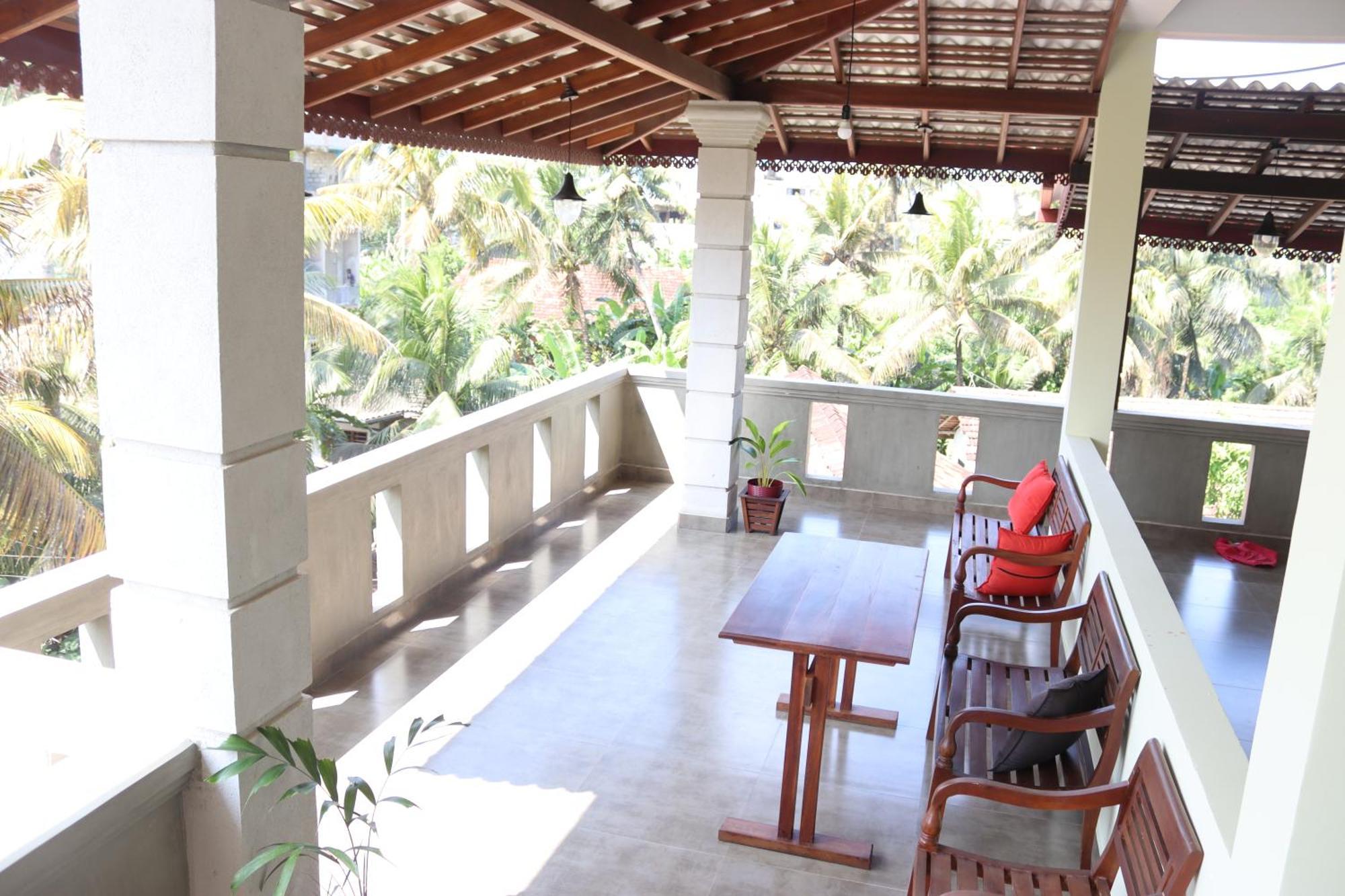 Plantation Surf Inn & Restaurant - Midigama East Exteriör bild