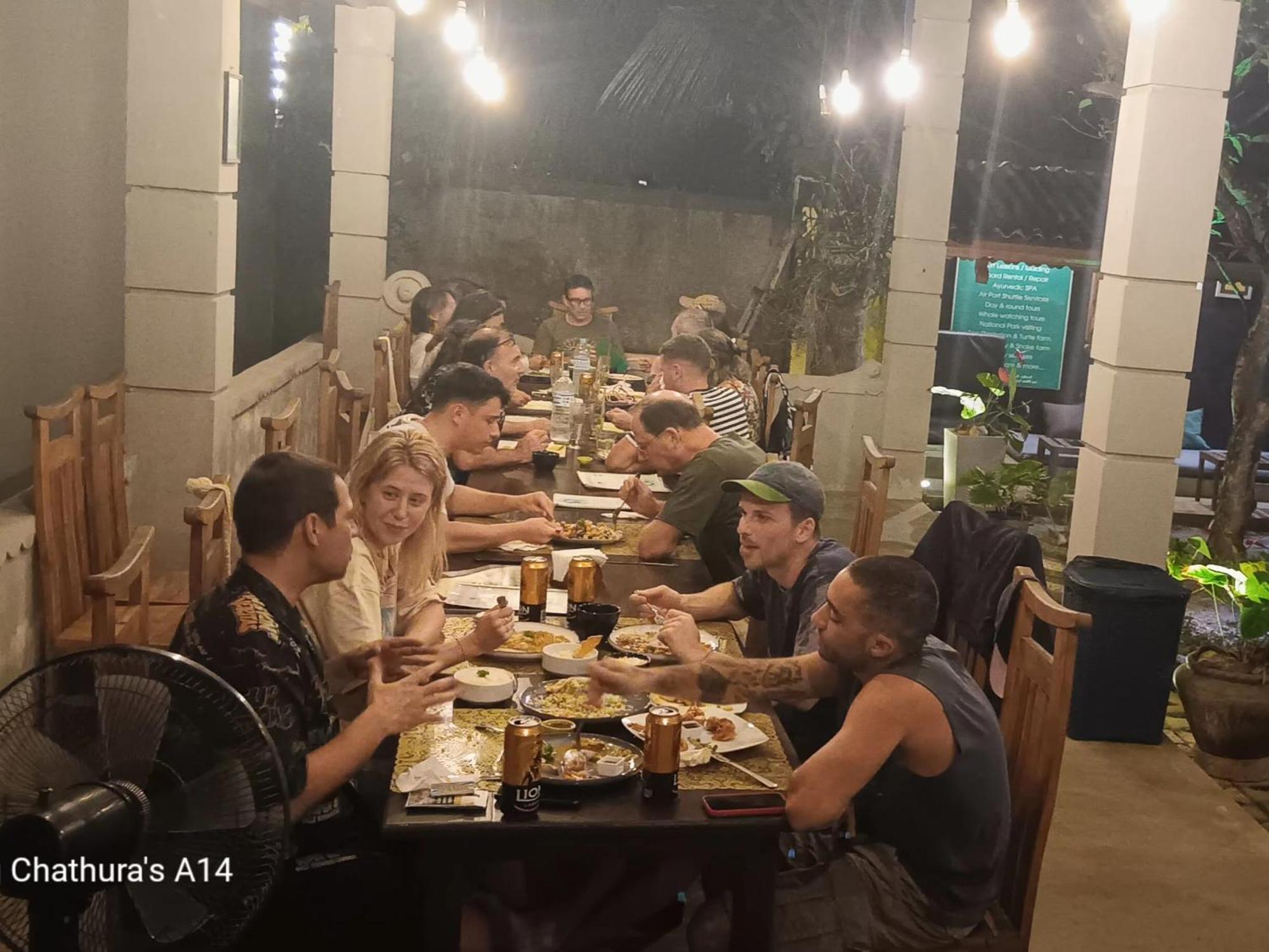 Plantation Surf Inn & Restaurant - Midigama East Exteriör bild