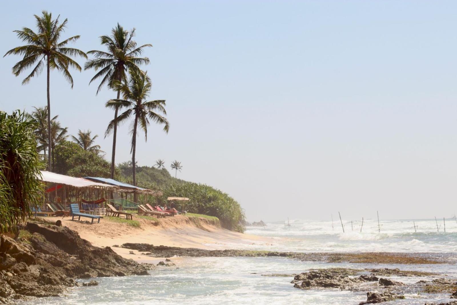 Plantation Surf Inn & Restaurant - Midigama East Exteriör bild